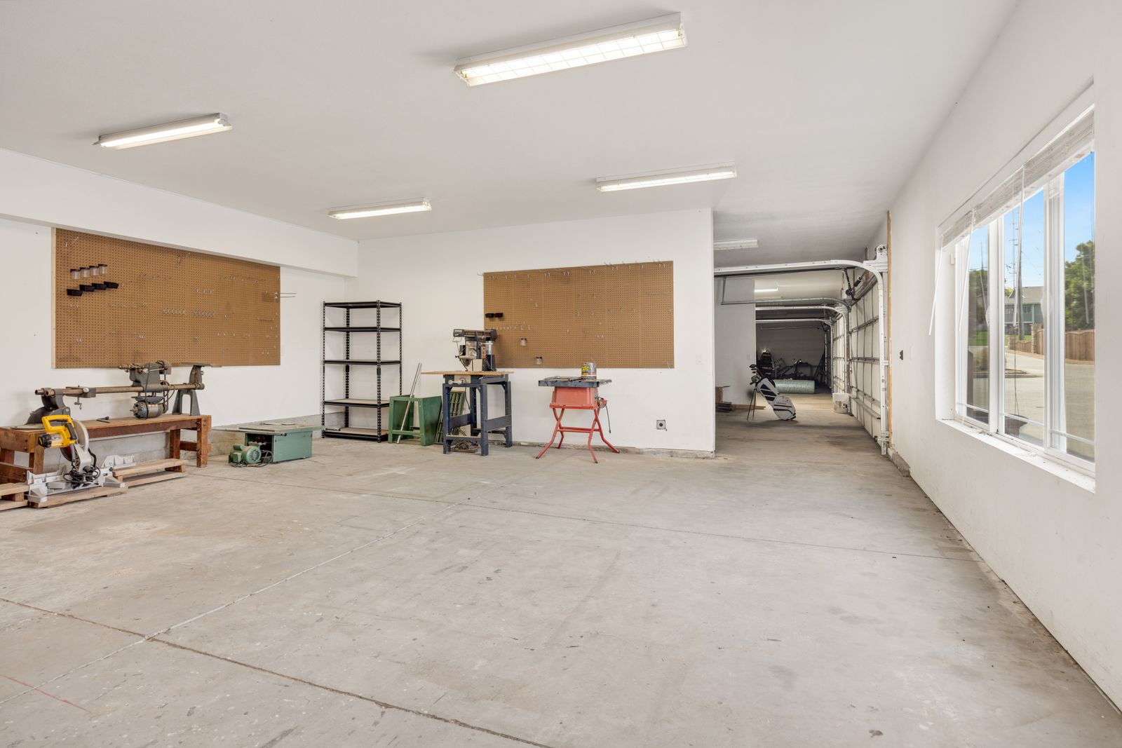 The Heritage shop floor with four detailing bays